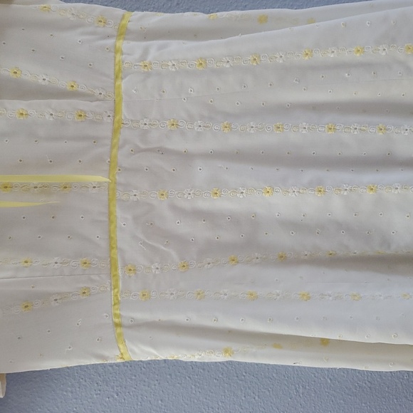 Vintage 1960 Eyelet Handmade Dress - Picture 5 of 11